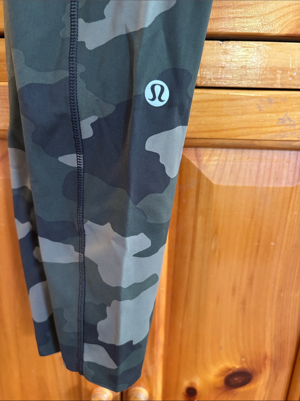 Lululemon Fast and Free High-Rise Leggings – Incognito Camo Gator Green - Picture 3 of 8